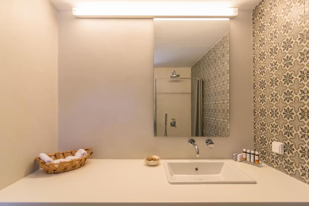 Gazia Guesthouse Milos Adamantas  Buitenkant foto